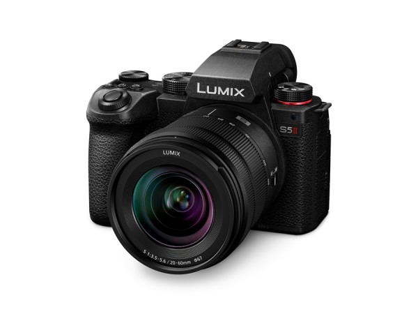 Panasonic najavljuje ažuriranje firmvera na fotoaparatima LUMIX S5II i S5IIX