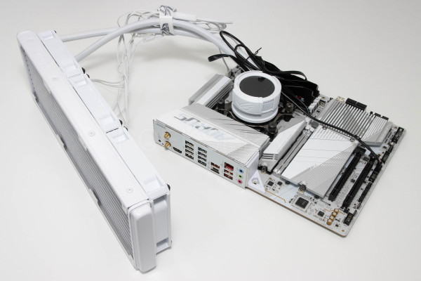 asus_rog_strix_lc_III_360_argb_lcd_white_4