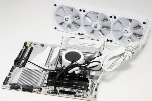 asus_rog_strix_lc_III_360_argb_lcd_white_5