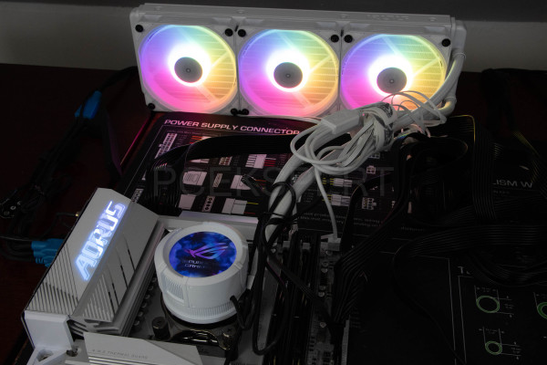 asus_rog_strix_lc_III_360_argb_lcd_white_6