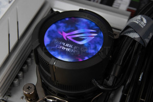 asus_rog_strix_lc_III_360_lcd_12