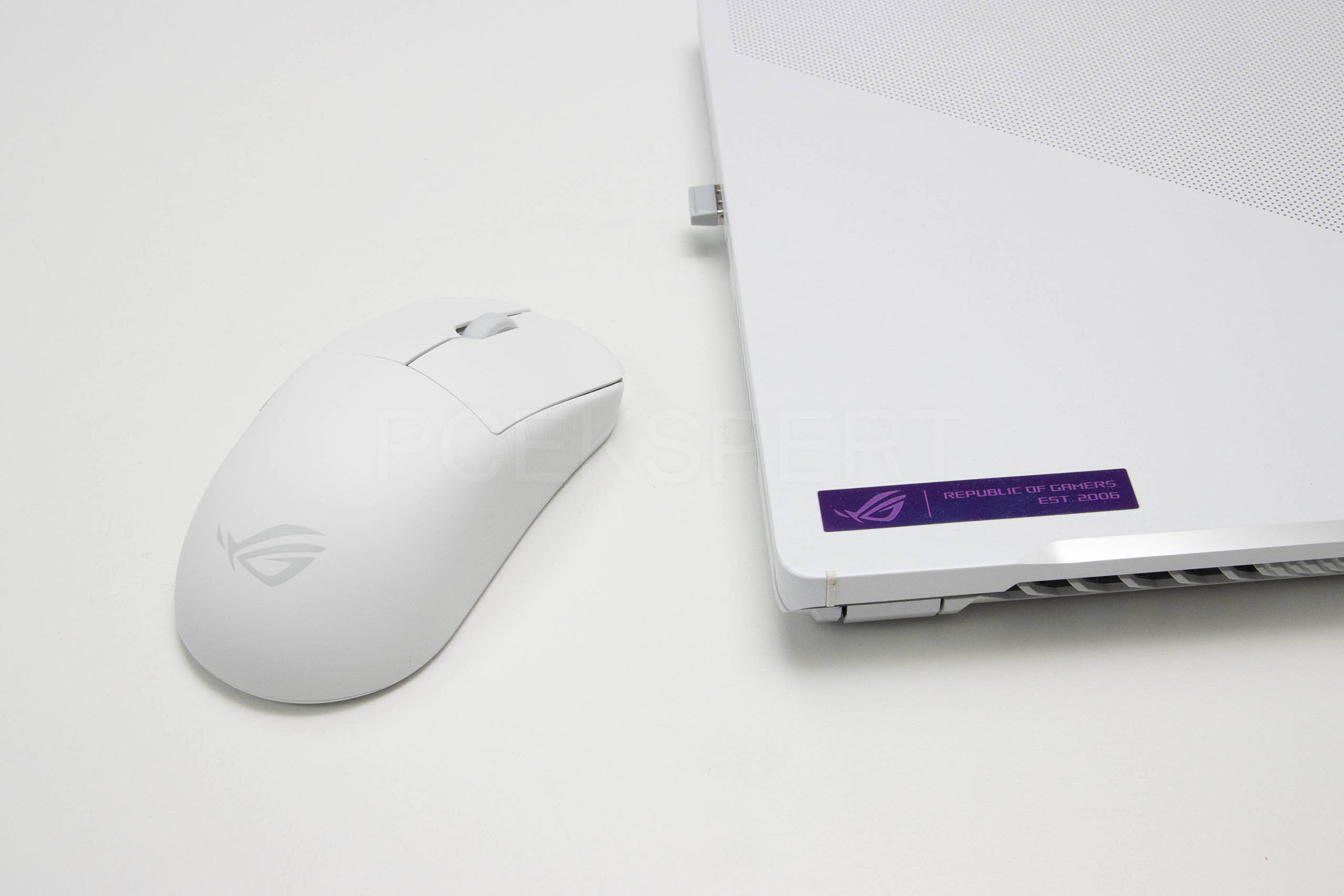 ASUS ROG Harpe Ace Mini White recenzija