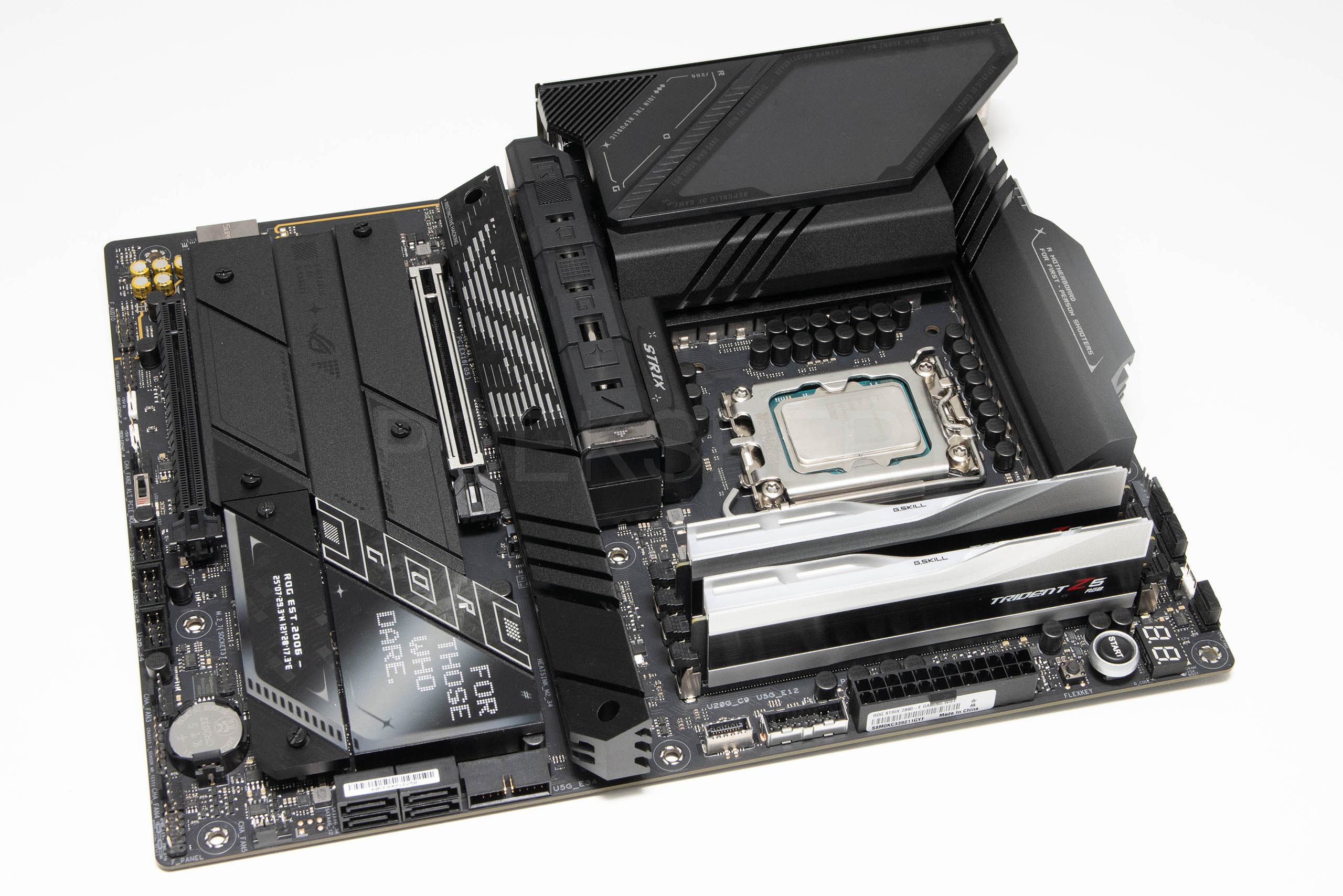 ASUS ROG Strix Z890-E Gaming WiFi recenzija