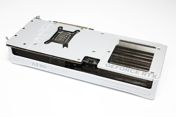 gigabyte_geforce_rtx_5080_aero_oc_5