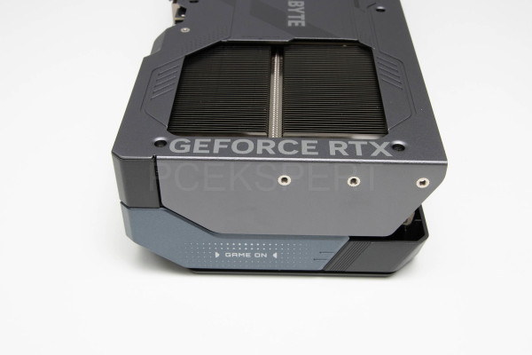 gigabyte_geforce_rtx_5090_gaming_oc_6