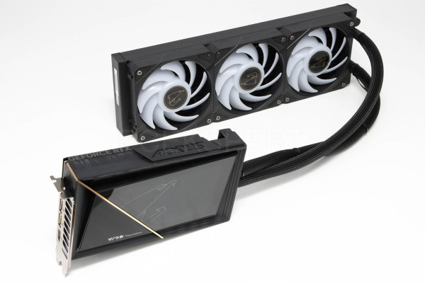 gigabyte_rtx5080_xtreme_waterforce_3