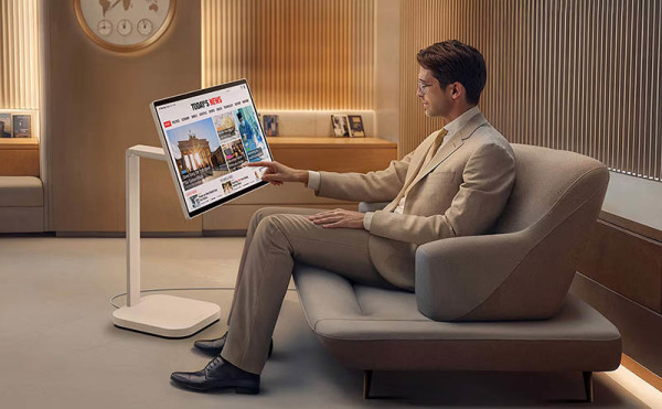 LG lansira 4K Swing Smart Monitor
