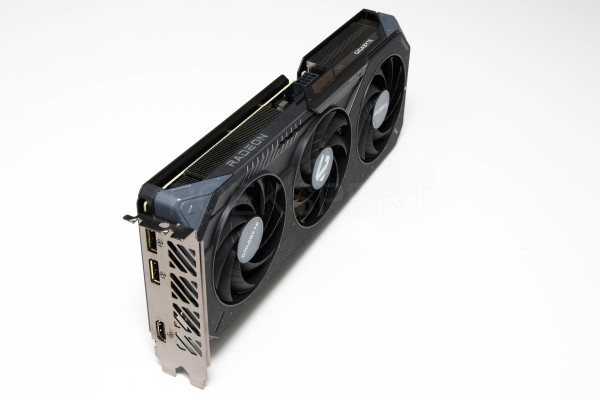 gigabyte_radeon_rx9060xt_gaming_oc_8g_14