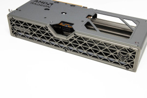 sapphire_nitro+_radeon_rc_9600_xt_oc_6
