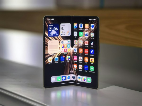 Honor Magic V5 najtanji sklopivi telefon današnjice (2)