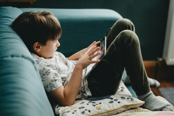 Opsežna studija zaključuje Djeca mlađa od 13 godina ne bi smjela koristiti pametne telefone_1