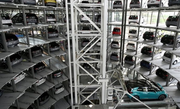 Volkswagen zaustavlja proizvodne linije električnih vozila – tisuće radnika pogođeno