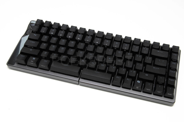 asus_rog_falcata_9