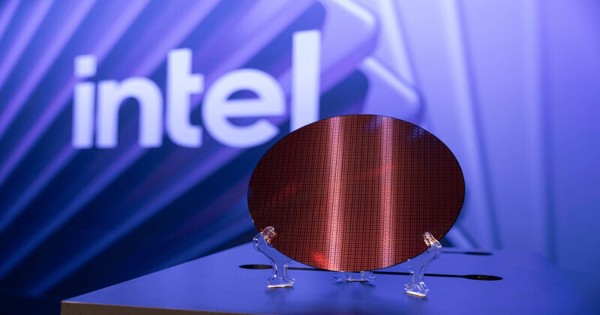 Intel potvrđuje ograničene kapacitete proizvodnje, ali ostaje pri cilju isporuke 100 milijuna AI računala._1