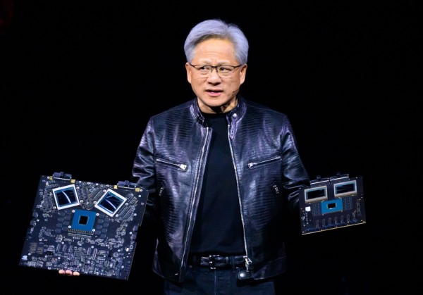 Jensen Huang Ne bojte se AI nezaposlenosti – budućnost treba električare i vodoinstalatere