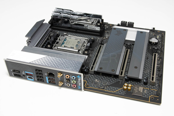 sapphire_nitro_b850a_wifi7_14