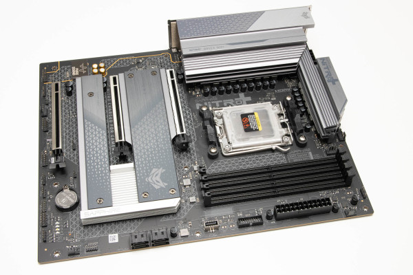 sapphire_nitro_b850a_wifi7_5
