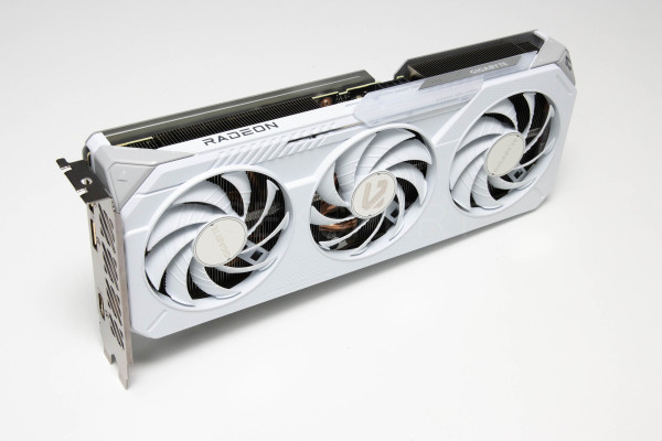 gigabyte_radeon_rx9060xt_gaming_oc_ice_16g_12