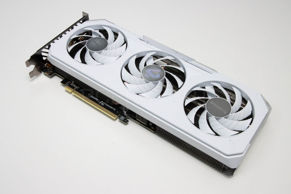 gigabyte_radeon_rx9060xt_gaming_oc_ice_16g_3