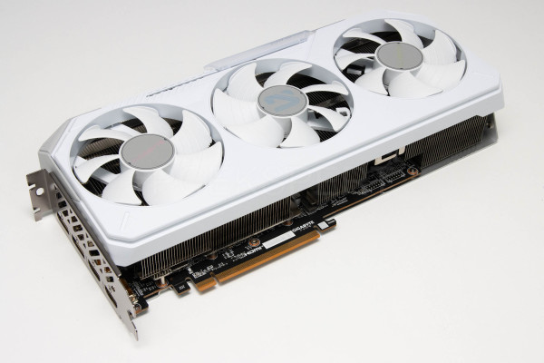 gigabyte_radeon_rx9070xt_gaming_oc_ice_16g_4