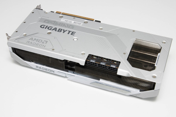 gigabyte_radeon_rx9070xt_gaming_oc_ice_16g_5