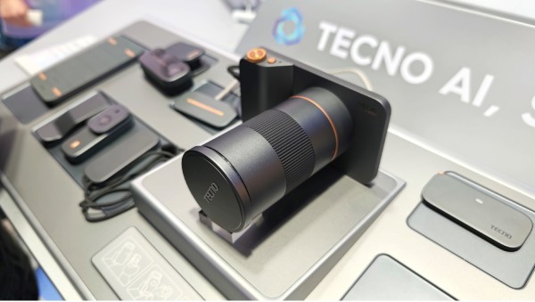 Transsion Holdings prikazuje modularni mobilni telefon na MWC 2026