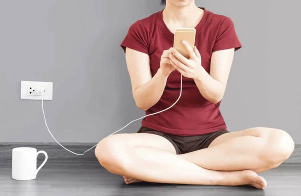 Trnu vam prsti dok koristite telefon na punjenju_ Evo kada je to bezopasno – a kada znak za uzbunu