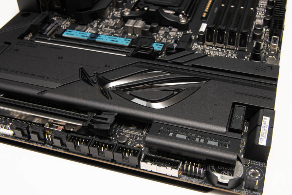 asus_crosshair_x870e_dark_hero_12