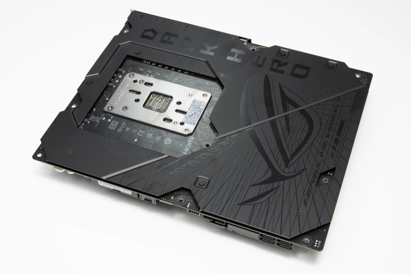 asus_crosshair_x870e_dark_hero_13