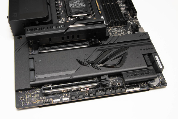 asus_crosshair_x870e_dark_hero_9