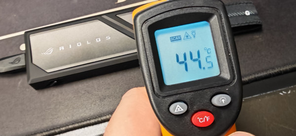 asus_rog_strix_aiolos_18