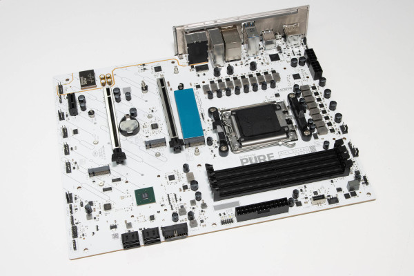 sapphire_pure_x870a_wifi7_14