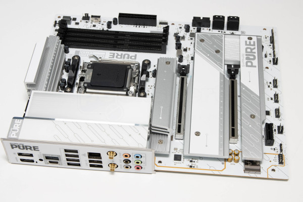 sapphire_pure_x870a_wifi7_3