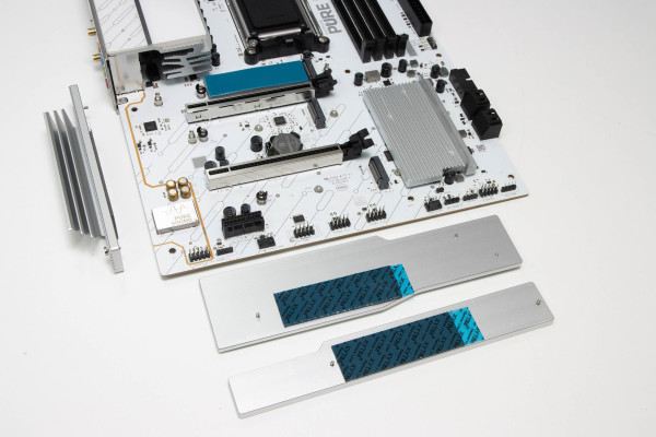 sapphire_pure_x870a_wifi7_9