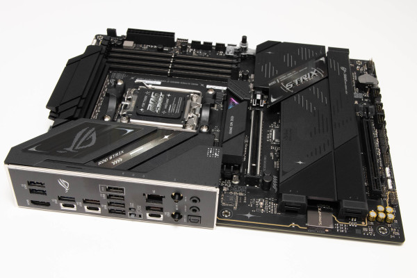 asus_rog_strix_b850_f_gaming_wifi7_neo_4