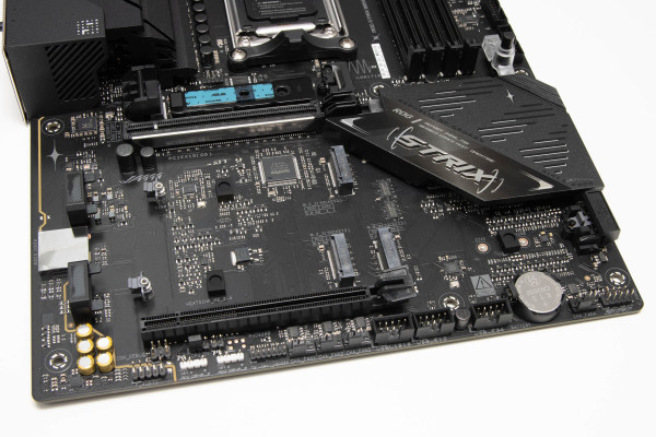 asus_rog_strix_b850_f_gaming_wifi7_neo_9