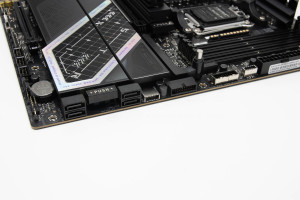 asus_rog_strix_x870e_e_gaming_wifi7_neo_12